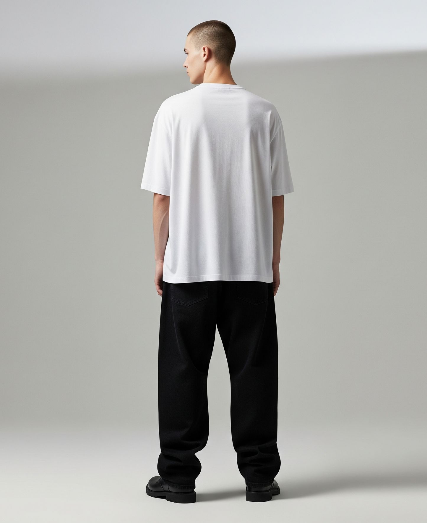 OVERSIZED WHITE TSHIRT