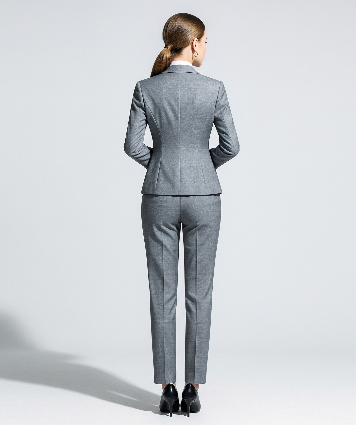 GRAY TAILORED THREE PIECE SUIT