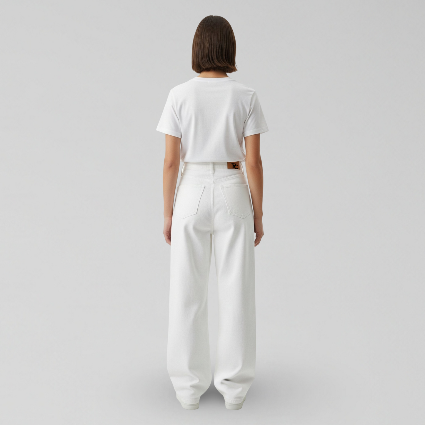 WHITE BAGGY JEANS