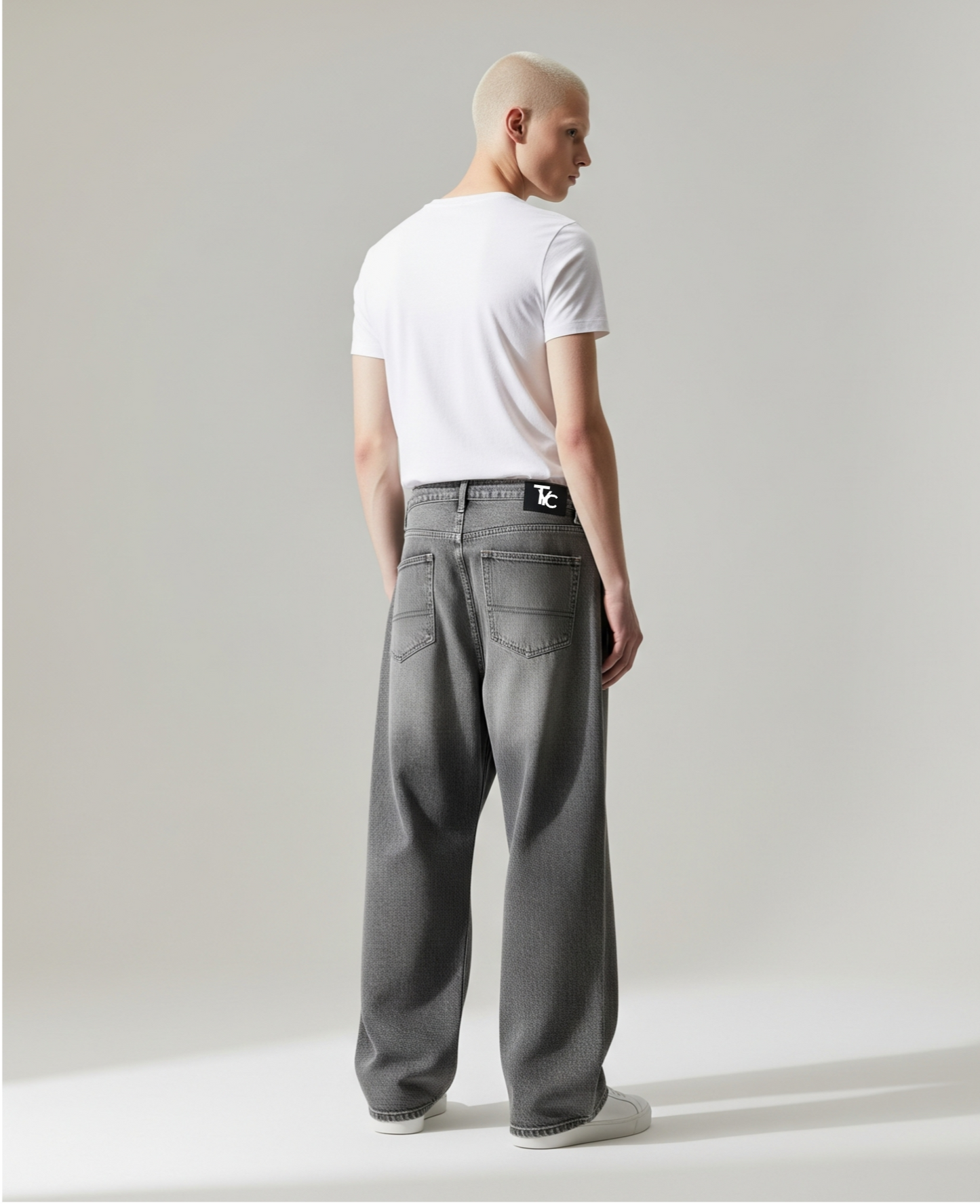 GREY BAGGY JEANS